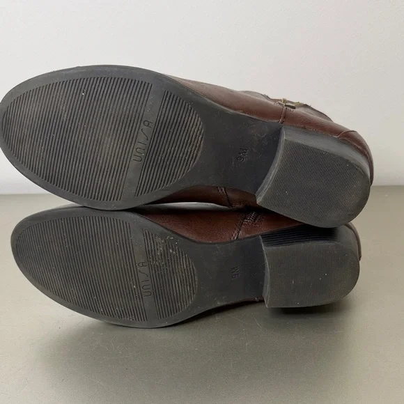 Cognac Brown Ankle Booties Size 9M - Picture 11 of 12